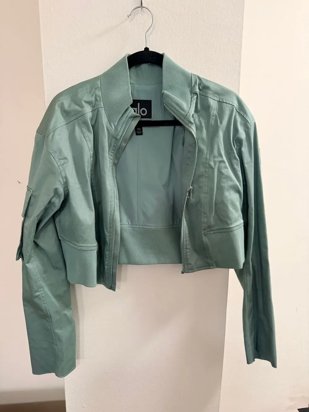 LIKE NEW Alo Yoga Night Out Cargo Jacket Coat Cropped Botanical Green